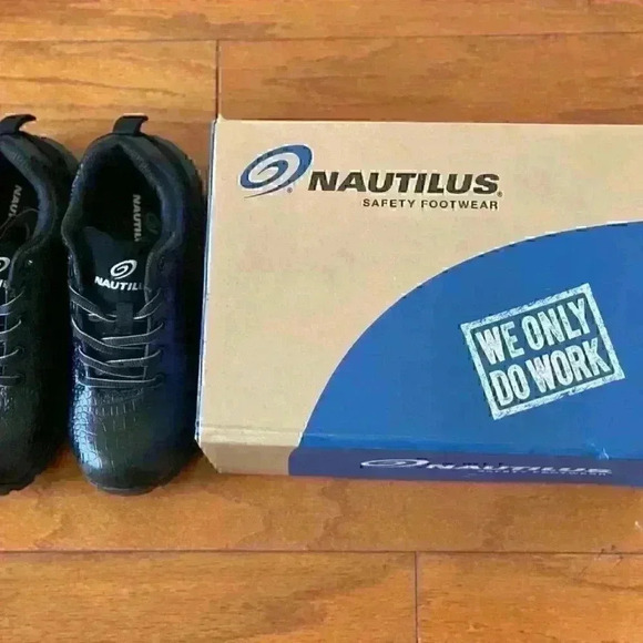 Nautilus Safety Footwear Spark CT Spark Oxford Women,s Black 5.5 - Wide N1074 - Picture 4 of 7